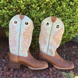 Ariate boots size 7.5